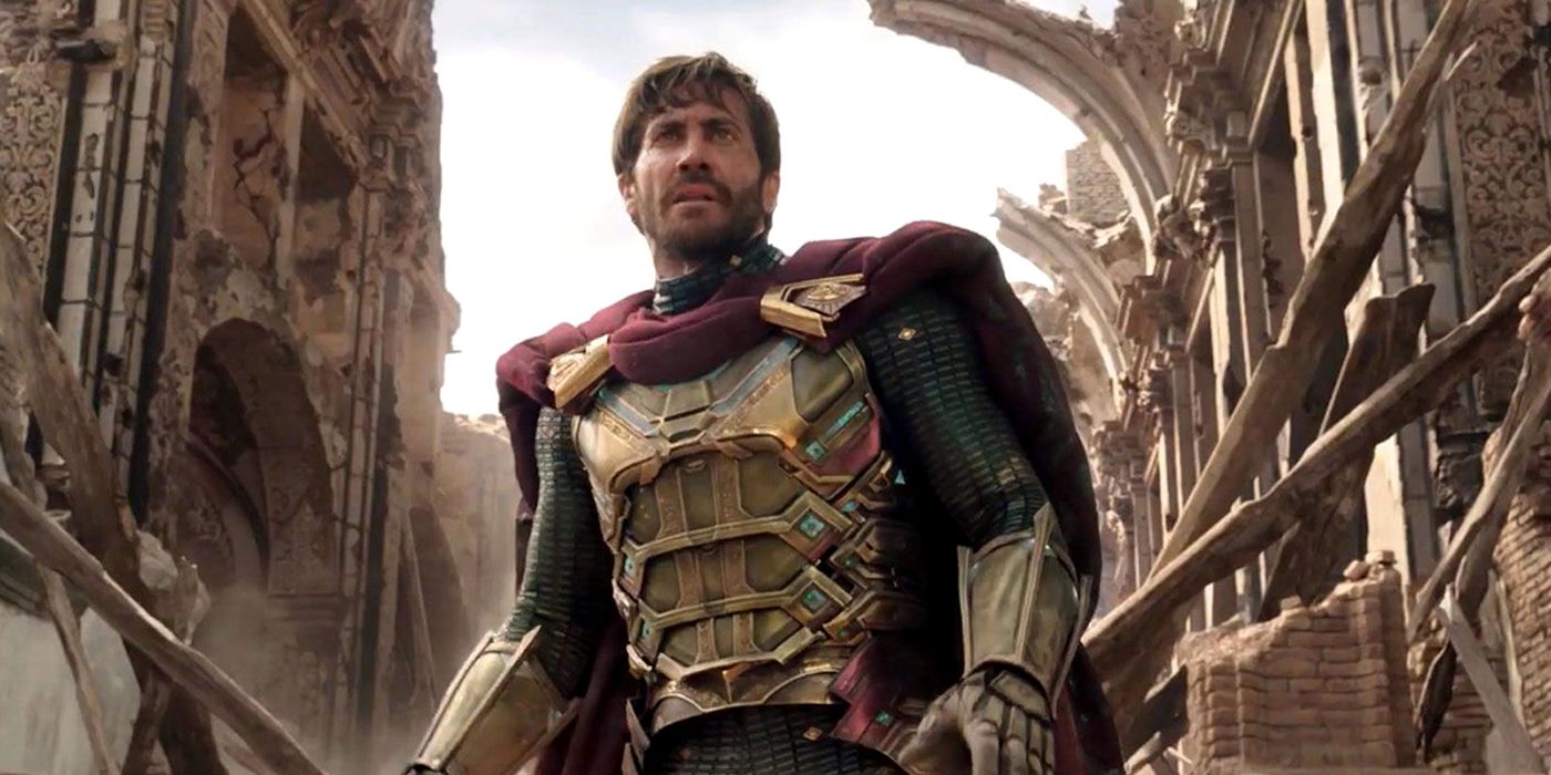 Mysterio pretending to be a hero in Spider-Man Far From Home.