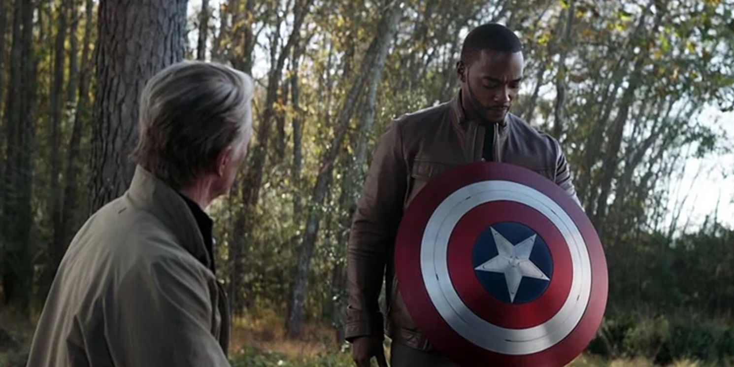 Sam Wilson holding Cap's shield in Avengers: Endgame