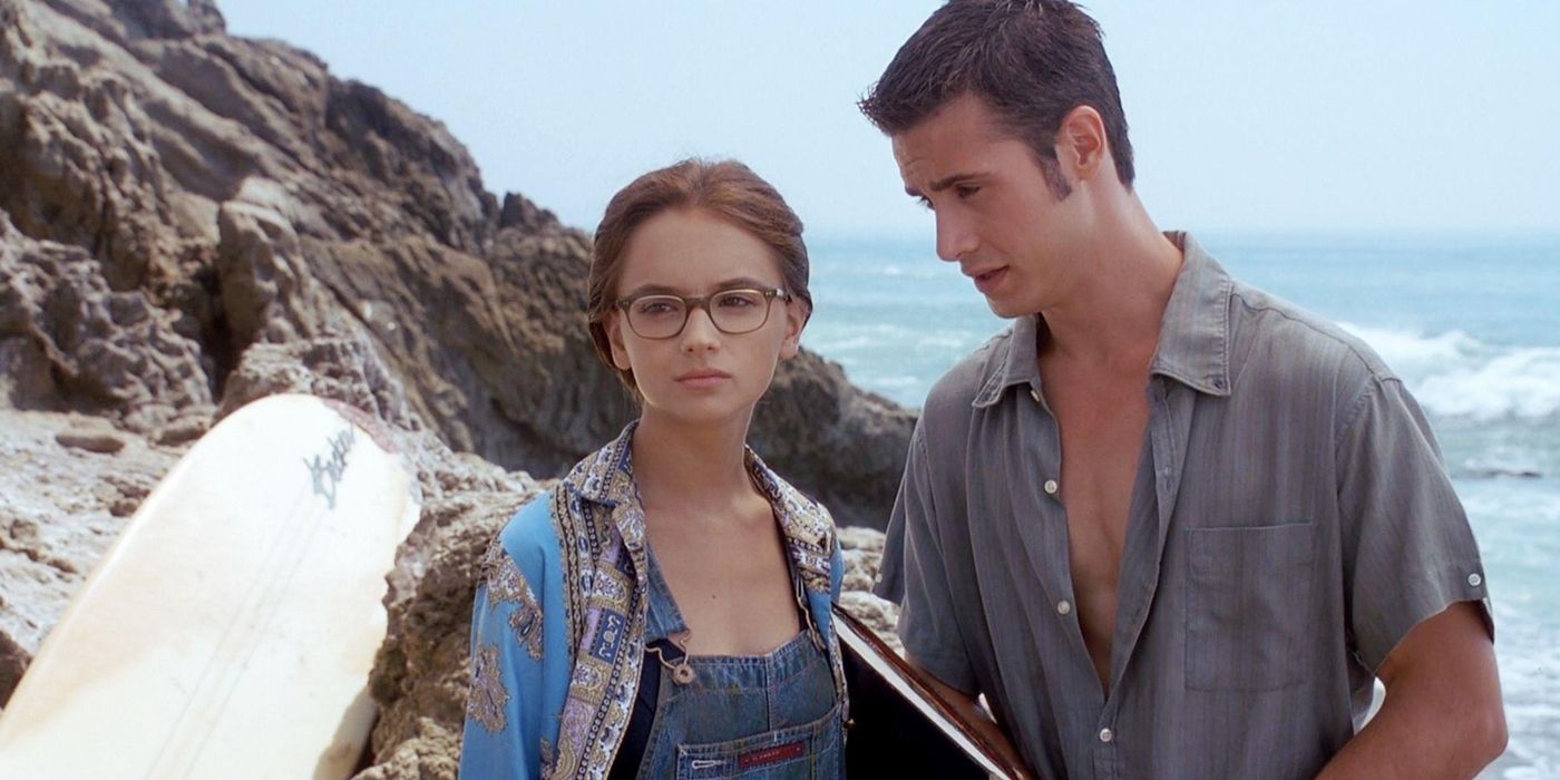 Laney and Zack at the beach in She's All That