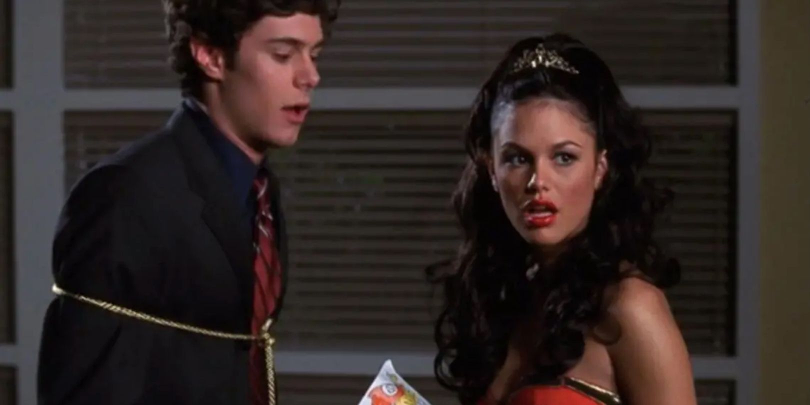 Summer Wore A Wonder Woman Costume For Seth In The OC Season One