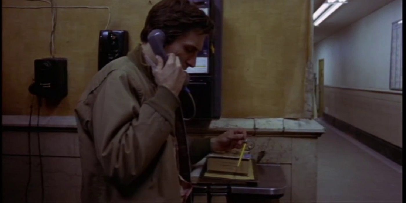 Travis calls Betsy in Taxi Driver