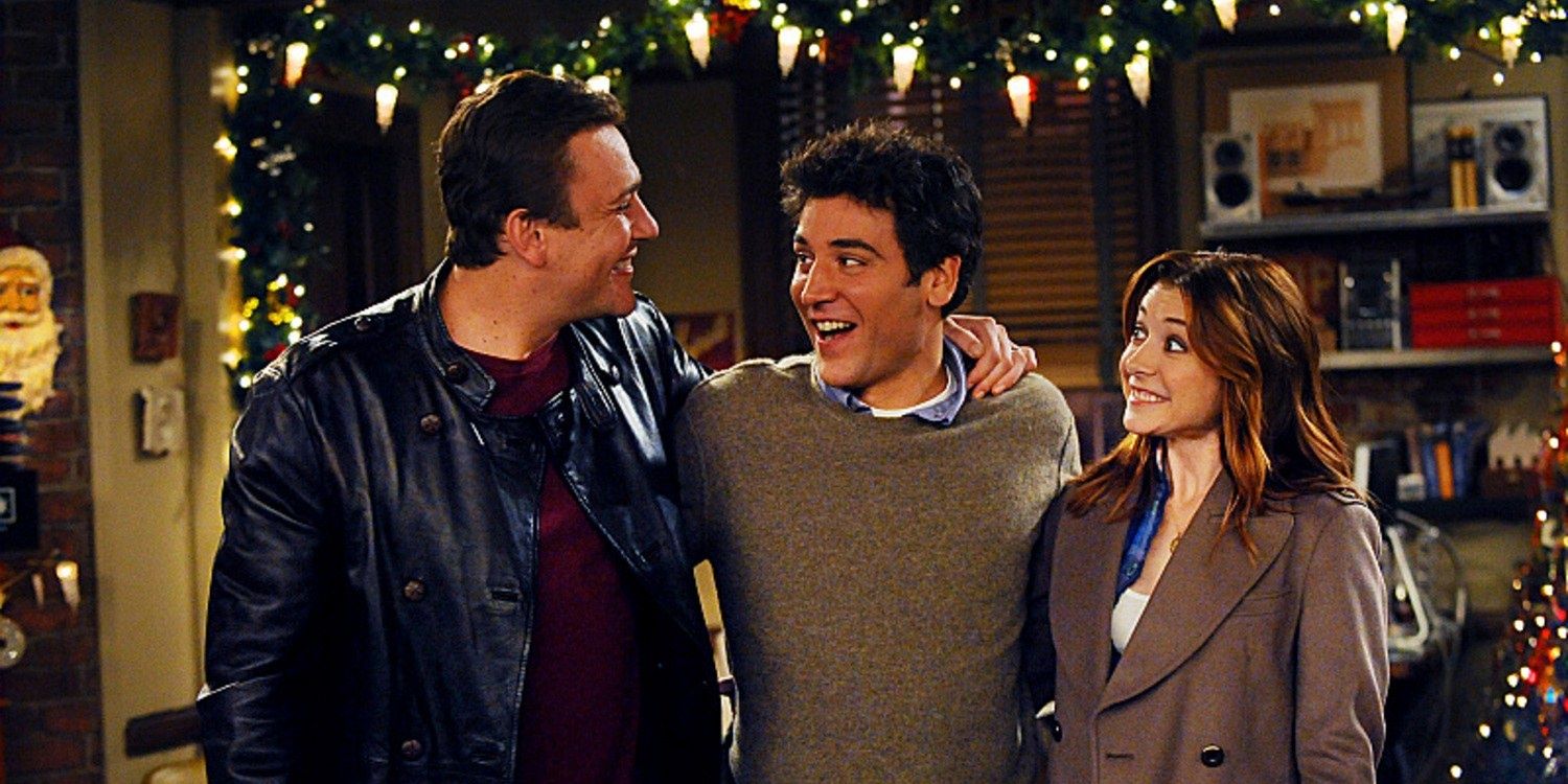 Marshall, Ted e Lily se abraçando em How I Met Your Mother.