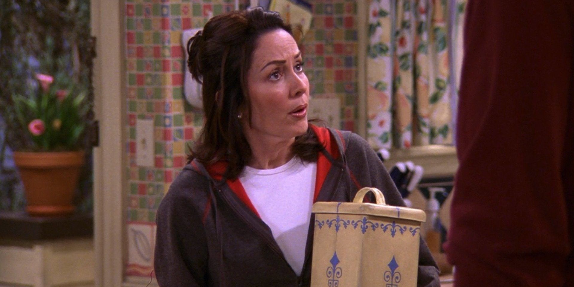 Debra parece chocada em Everybody Loves Raymond