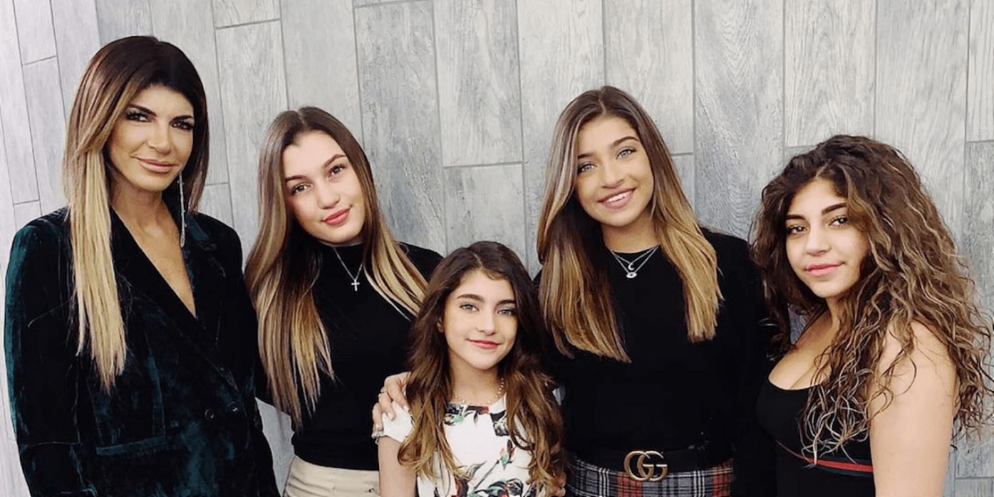 Rhonj Teresa Giudice Poses With Her 4 Daughters In Rare Insta Pic