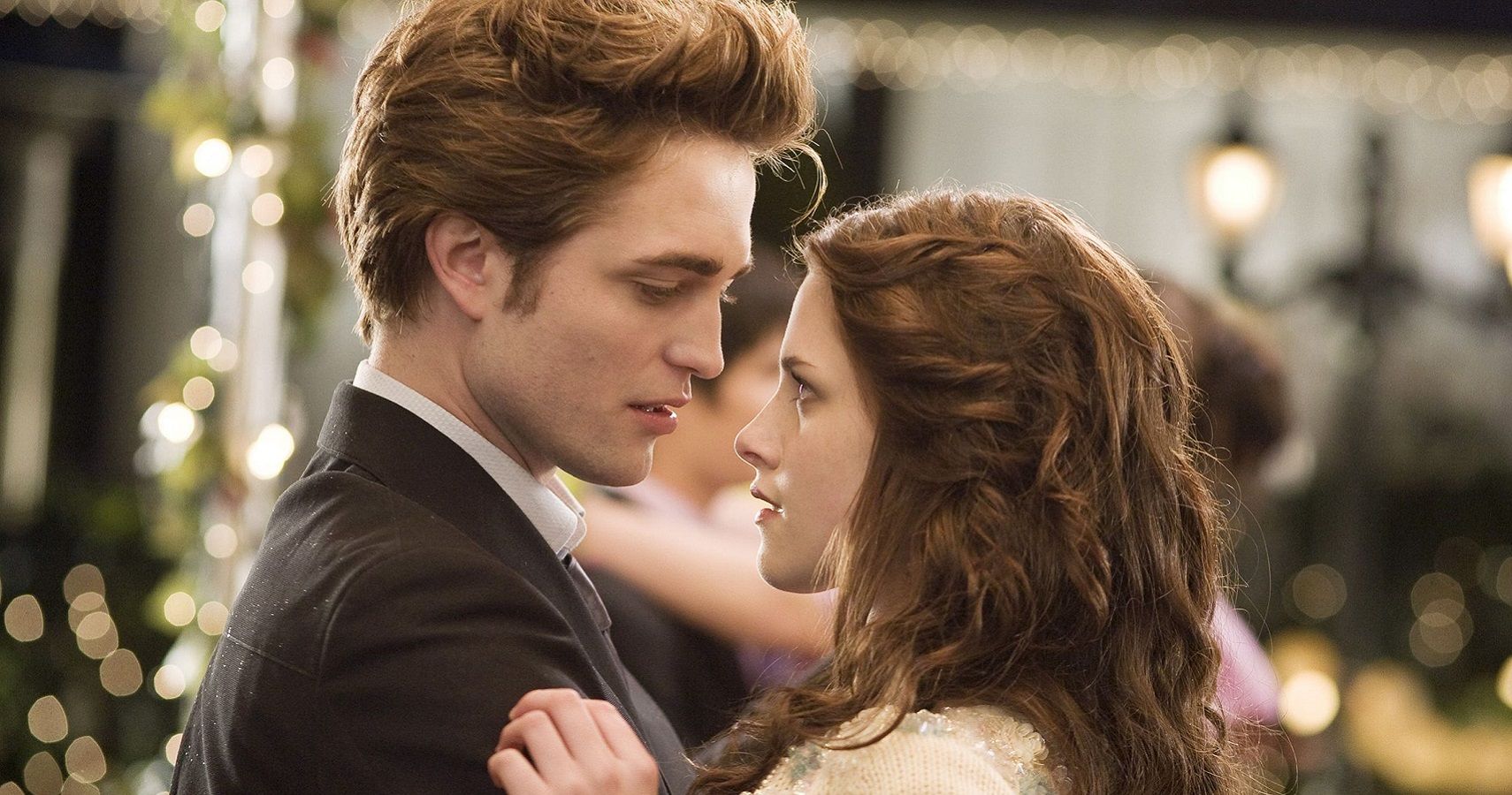 Twilight-Robert Pattinson-Kristen Stewart-Feature Photo-jpeg