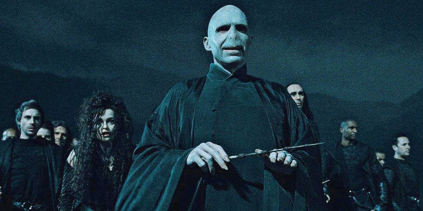 Voldemort e seus Comensais da Morte em Harry Potter. 