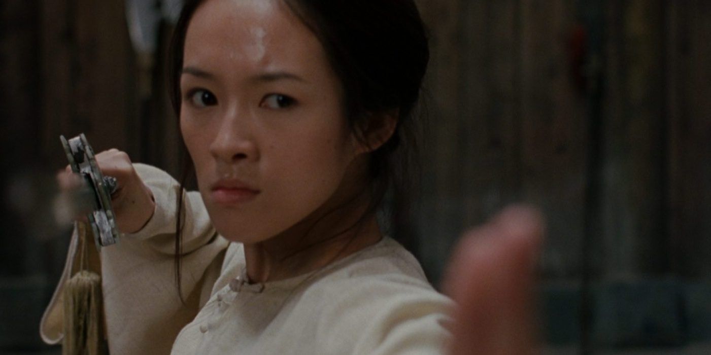 Jen Yu about to attack with her sword in Crouching Tiger, Hidden Dragon.