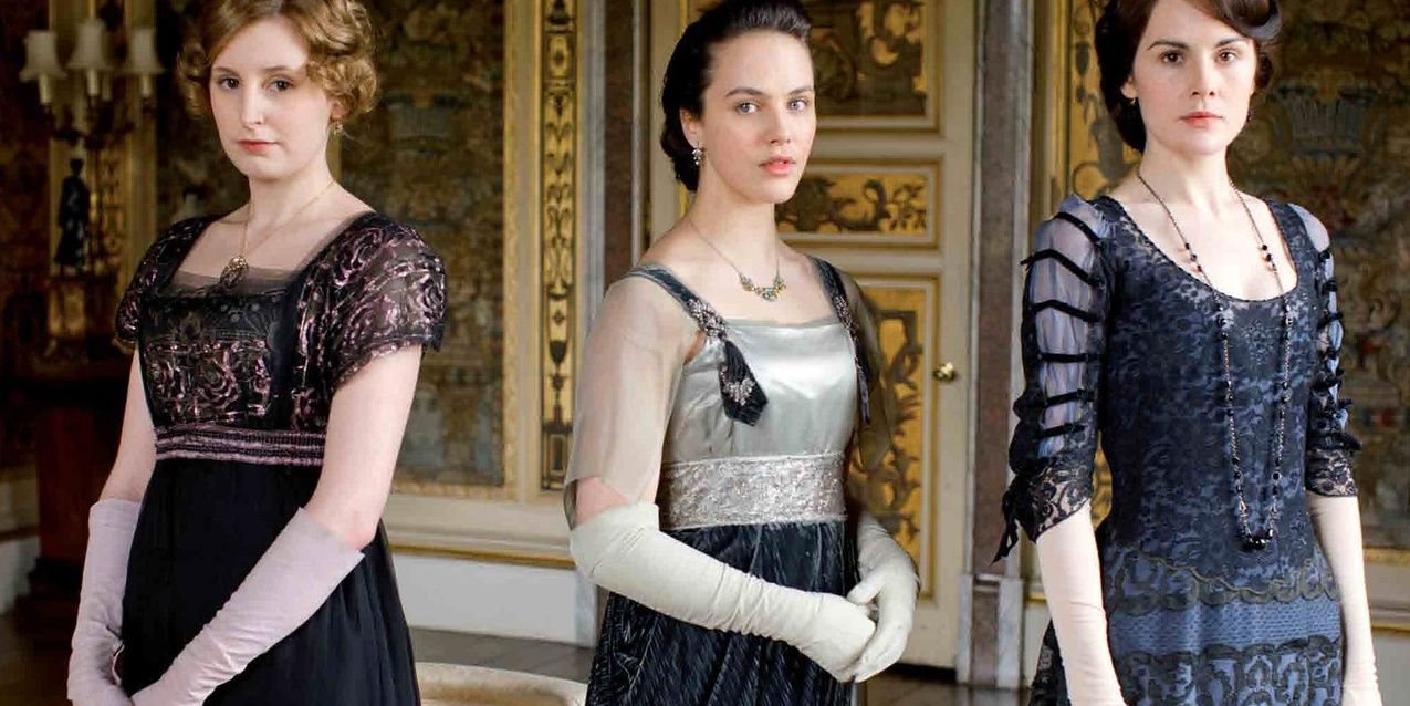 Edith, Sybil and MAry pose in Downton Abbey.
