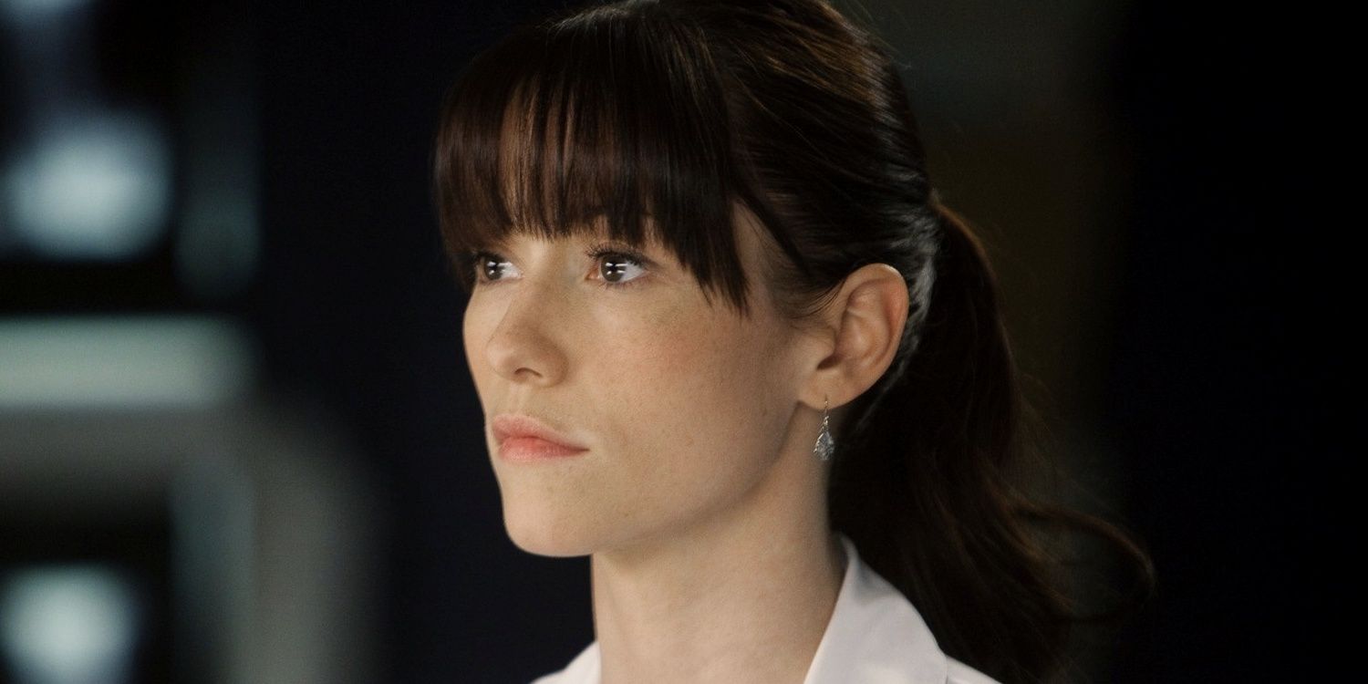 Lexie Grey reacts to news about her father's death in Grey's Anatomy