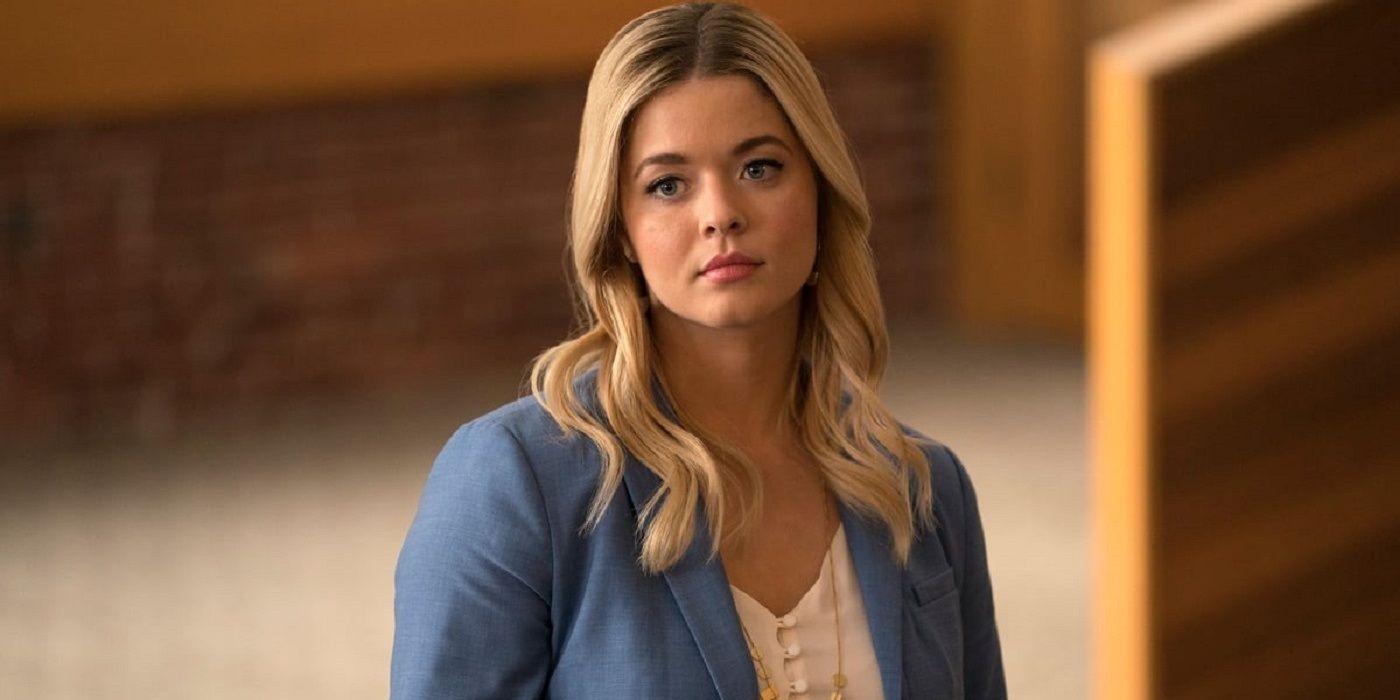 Alison looking upset and serious on Pretty Little Liars