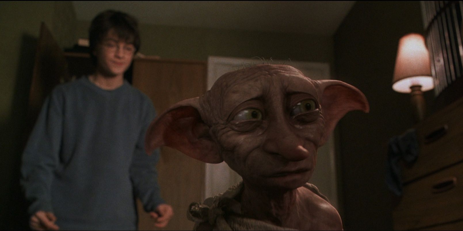 Dobby is scared in Harry's room 