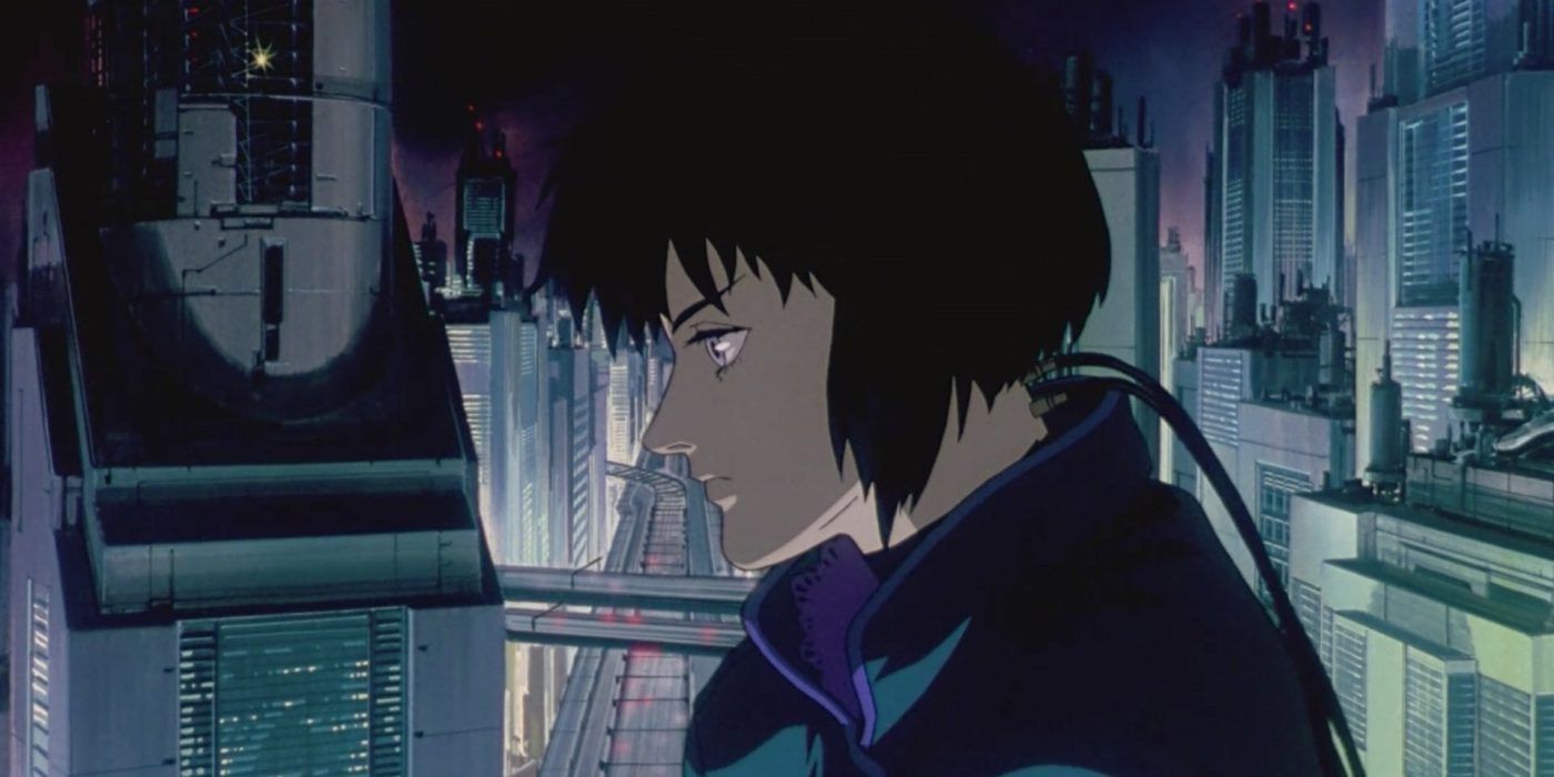 Major and the futuristic cityscape in Ghost in the Shell 1995