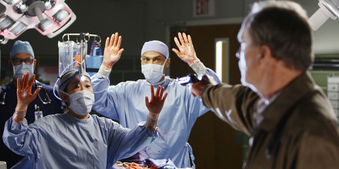 Gary Clerk pointing gun at Yang and Avery Grey's Anatomy