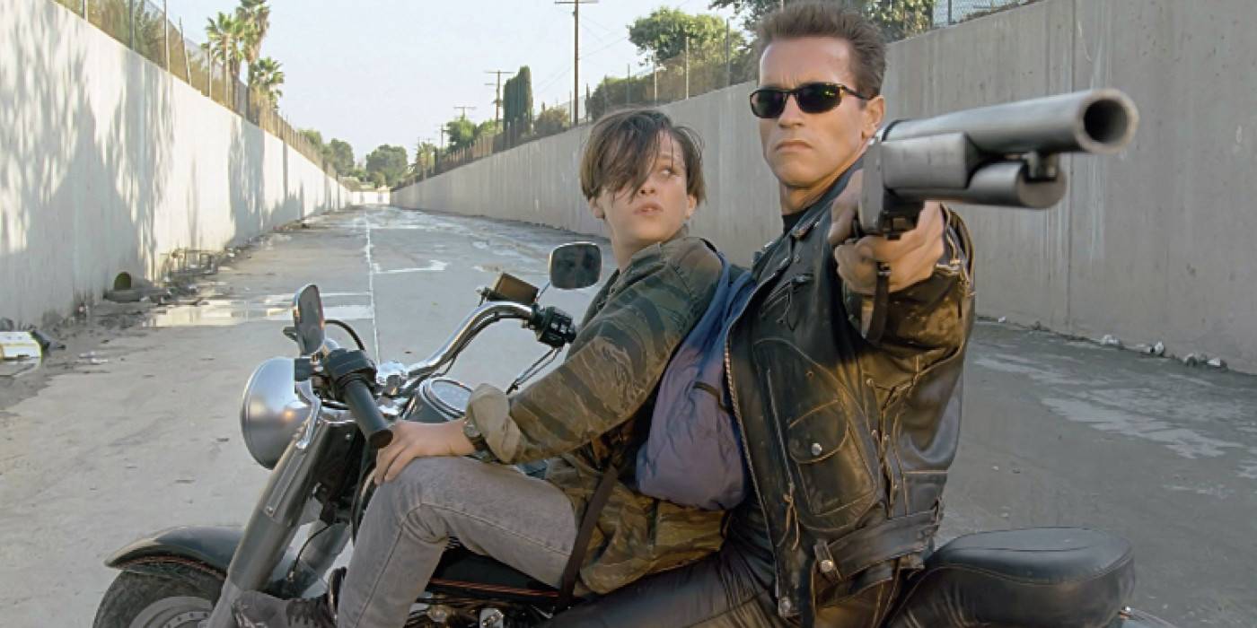 John Connor e T800 em uma moto em Terminator 2: Judgment Day