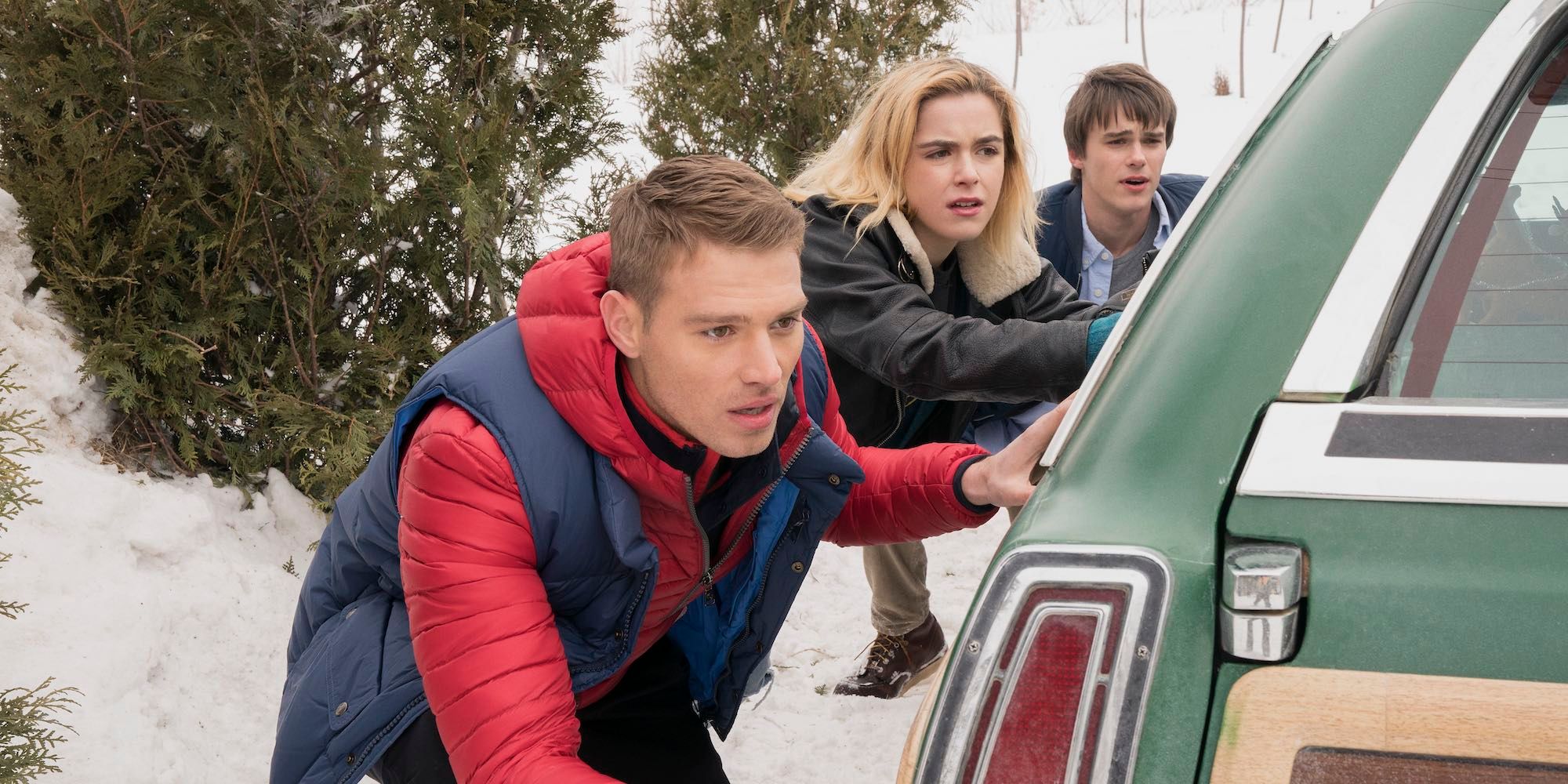 Let It Snow Review: Netflix’s Christmas Teen Rom-Com Is Cute, If Uninventive