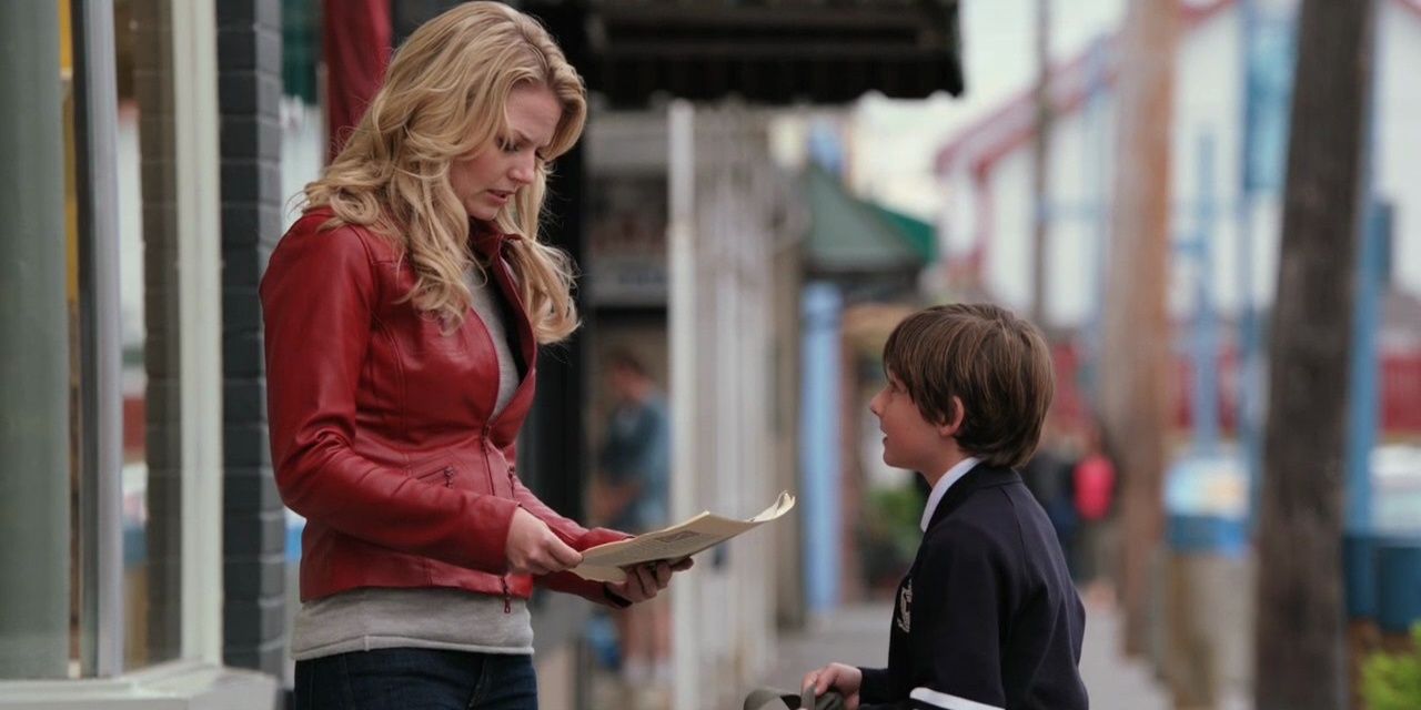 Emma and Henry standing outside and talking in Once Upon A Time