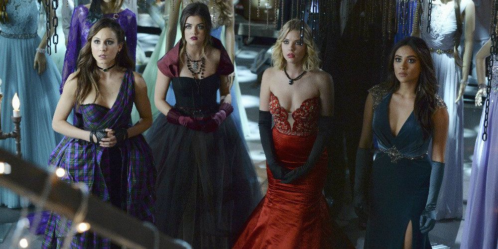 Spencer, Aria, Hanna, and Emily in fancy dresses on Pretty Little Liars