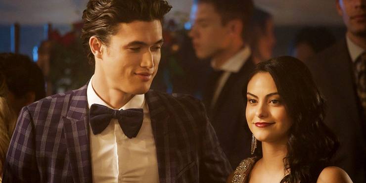 Riverdale Veronica Lodge Black Hooded Cape Hot Topic Exclusive Veronica Lodge Fashion Veronica Lodge Outfits Hot Outfits