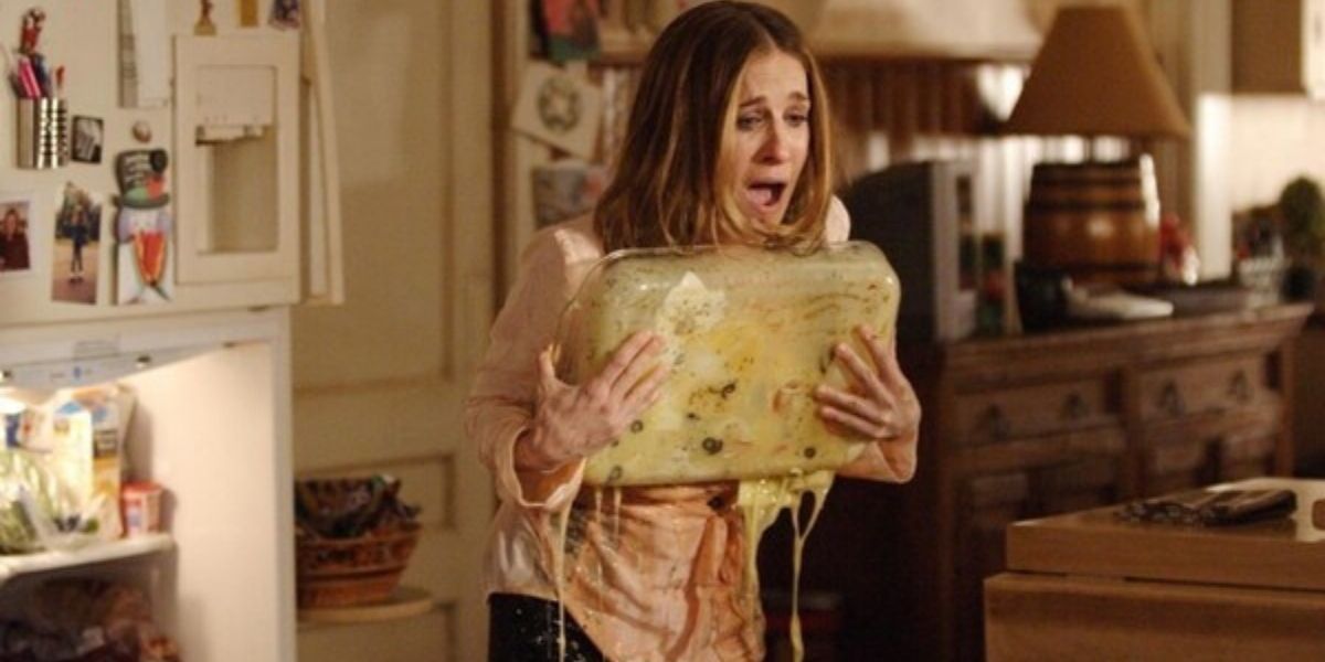 Sarah Jessica Parker spilling food on herself in The Family Stone
