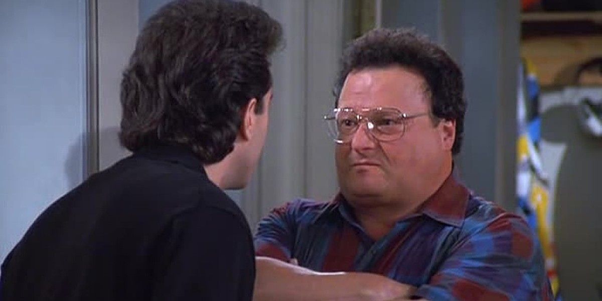 Newman parece preocupado enquanto conversa com Jerry sobre Seinfeld