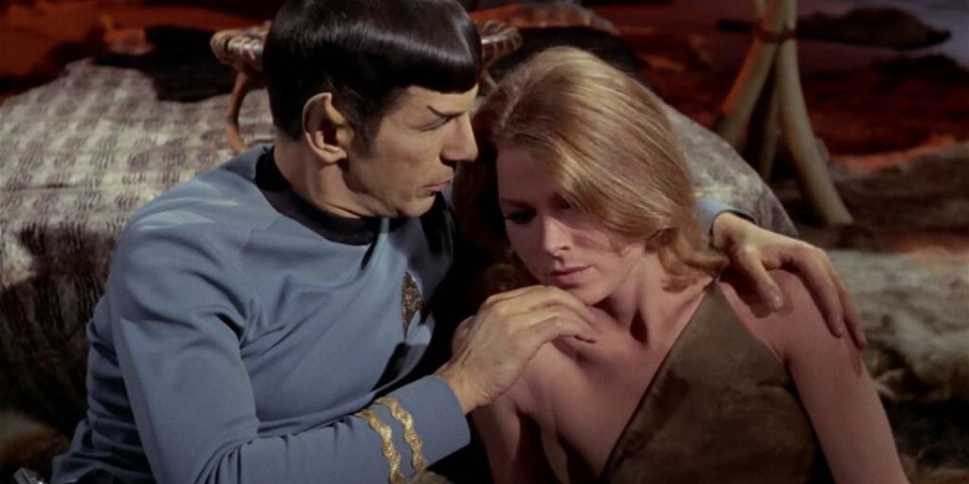 Spock holds Zarabeth in Star Trek TOS