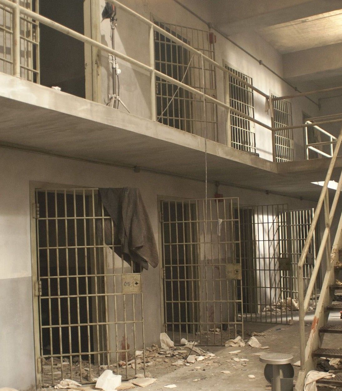 The Walking Dead prison vertical