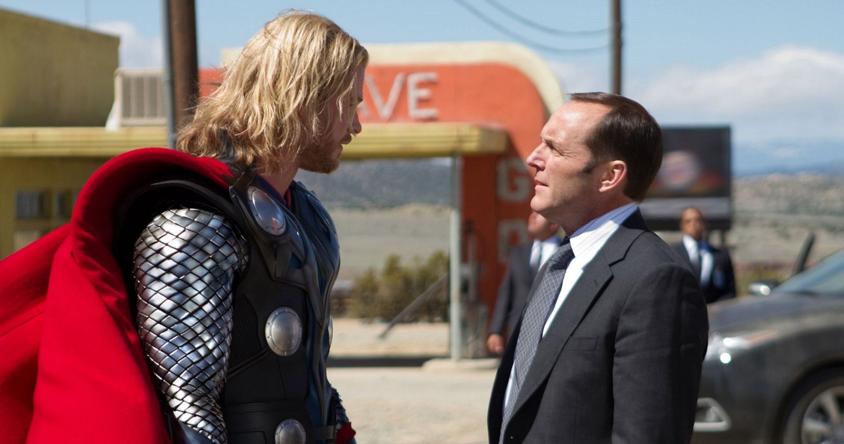 Thor 10 OnScreen Jokes That Made Us Laugh So Hard We Cried