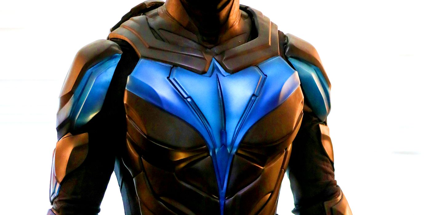 Titans Nightwing Costume First look