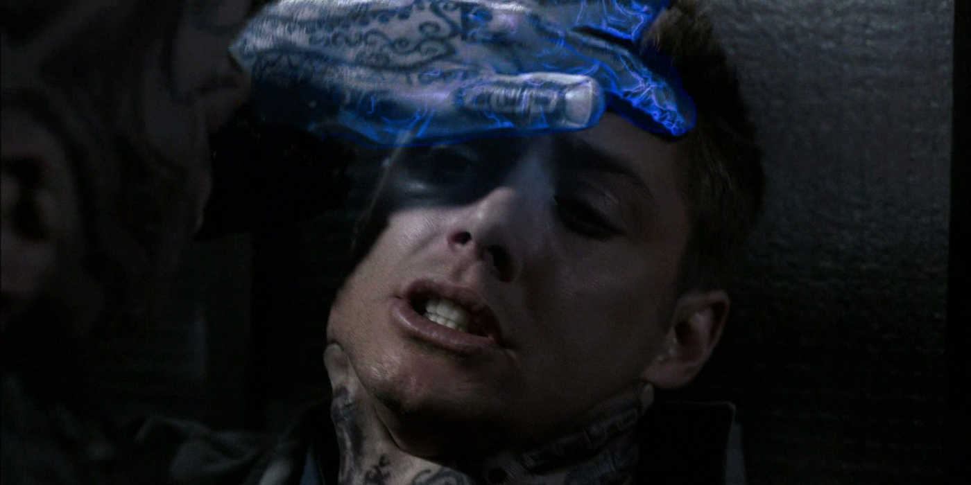 A Djinn puts its hand on Dean's forehead