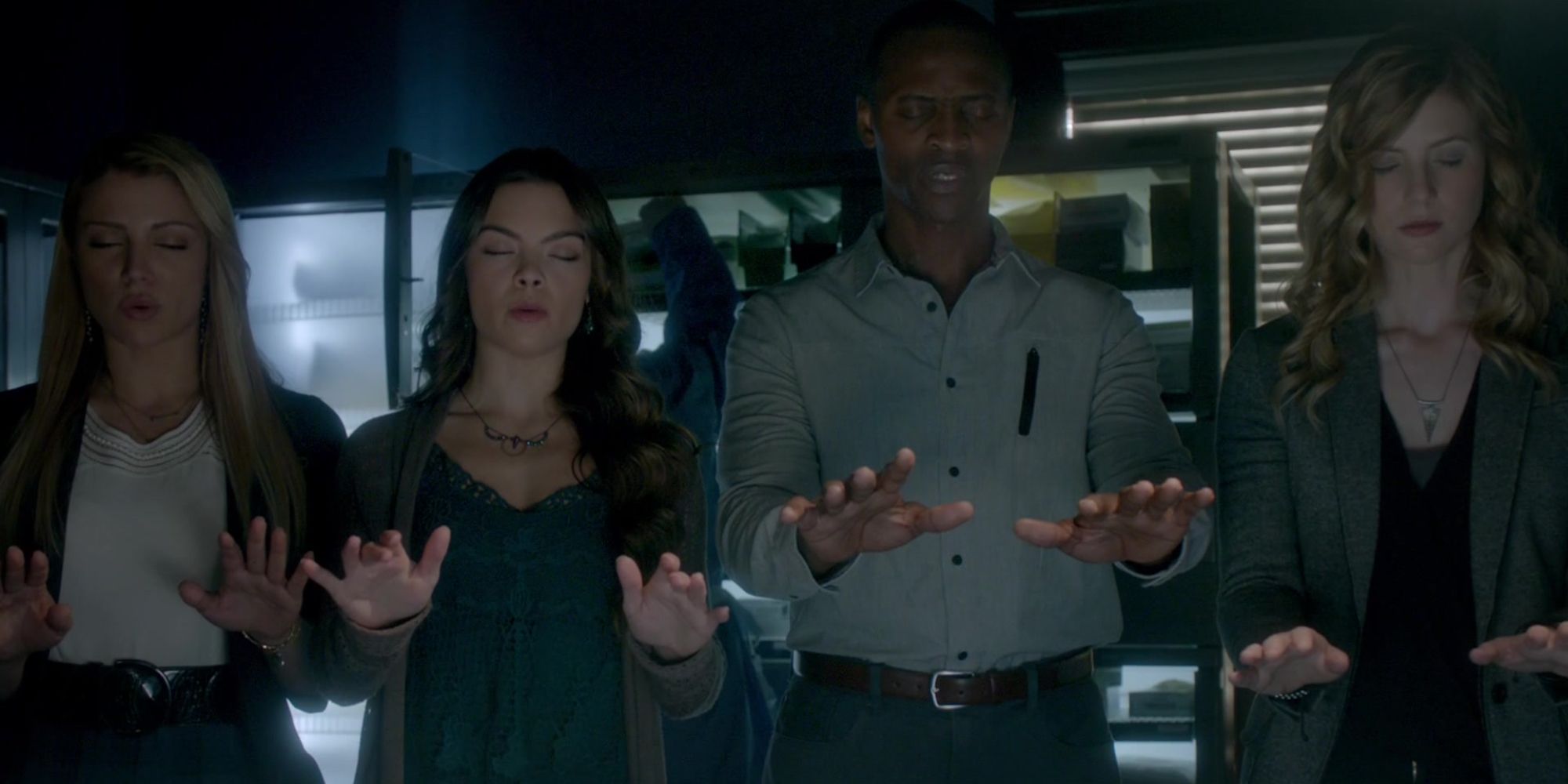 Heretics performing a ritual in The Vampire Diaries