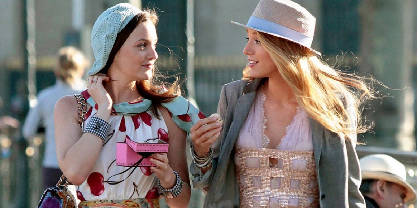 Blair and Serena walk through Paris eating macaroons in Gossip Girl