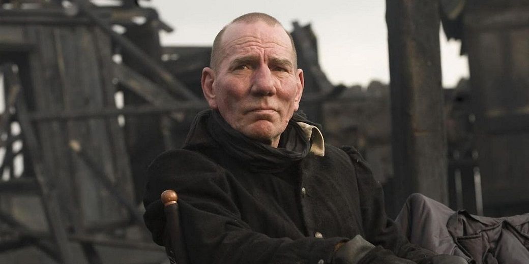 Pete Postlethwaite