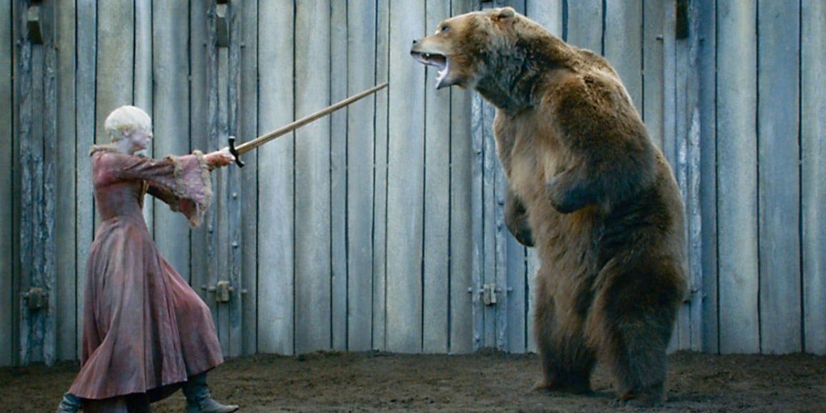 Brienne fights the Bear on Game of Thrones