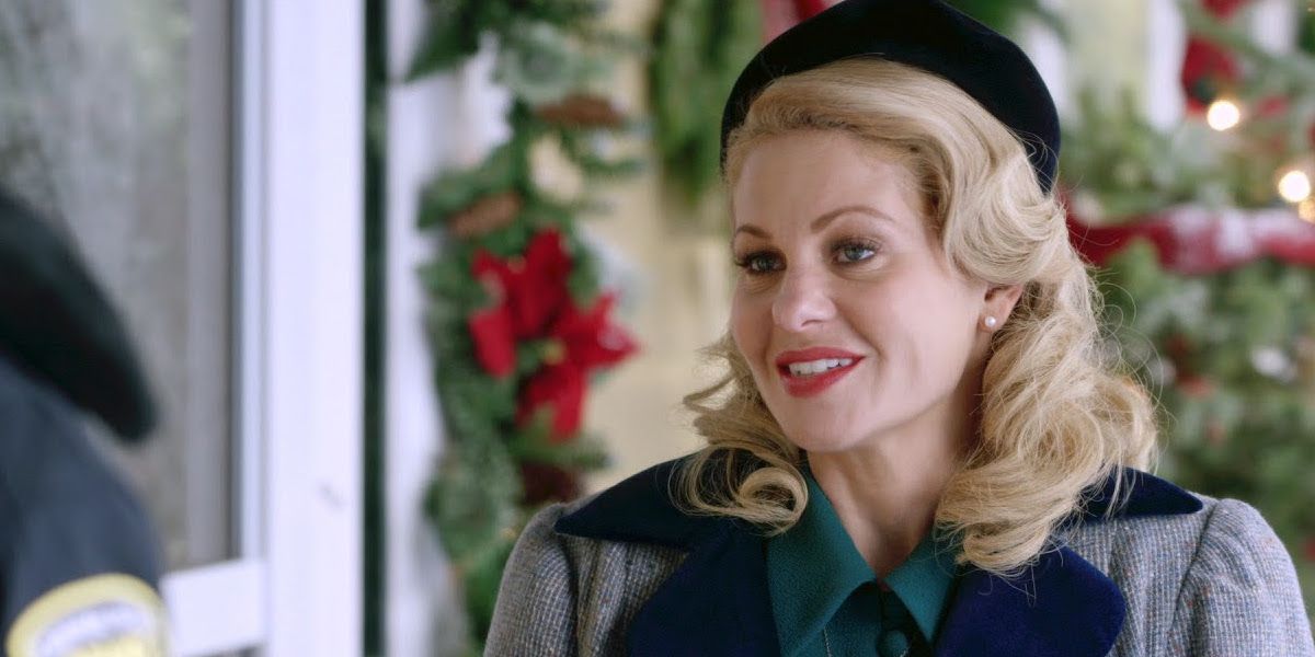 Candace Cameron Bure smiling in Journey Back To Christmas