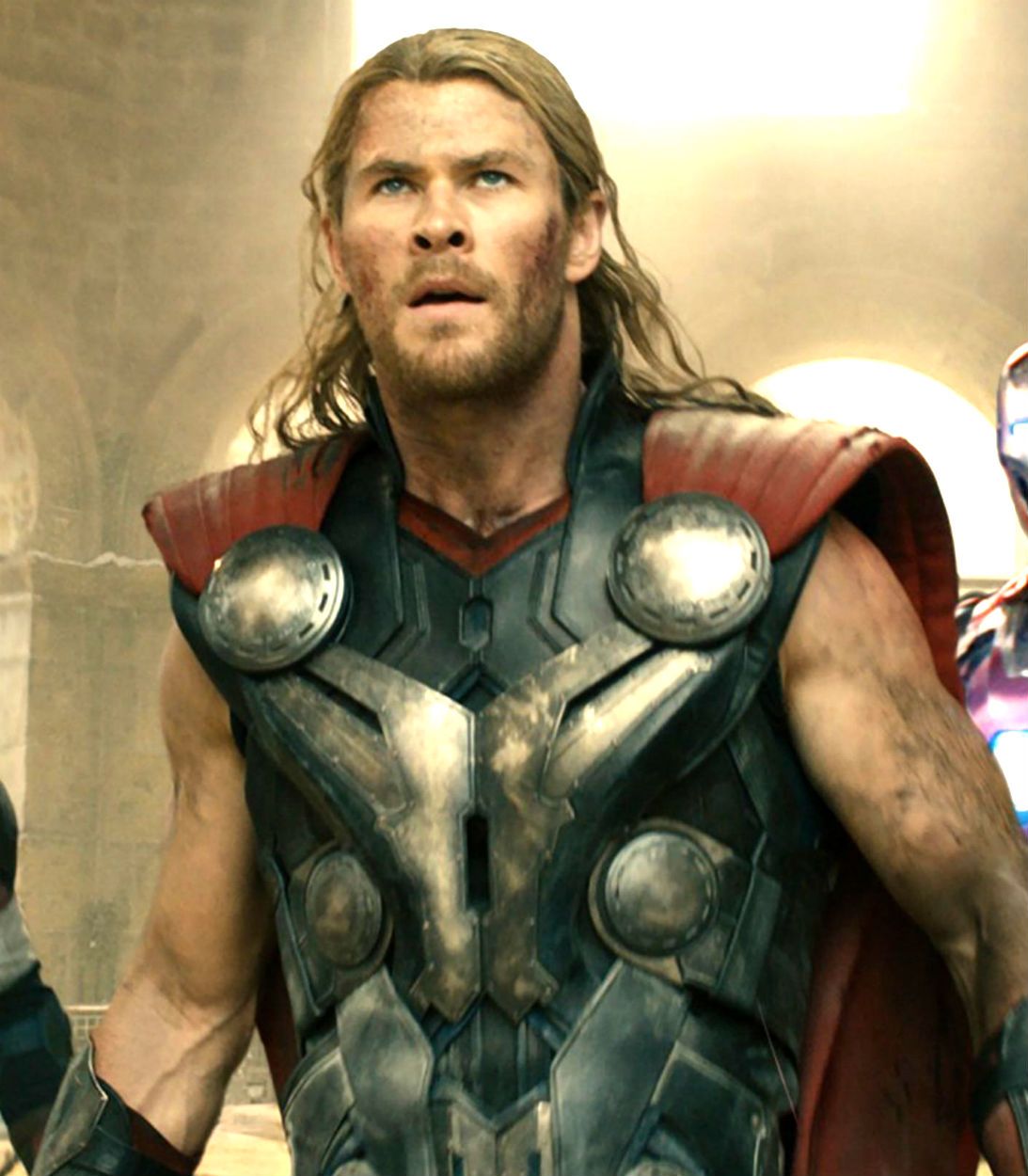 Chris Hemsworth in Age of Ultron Vertical