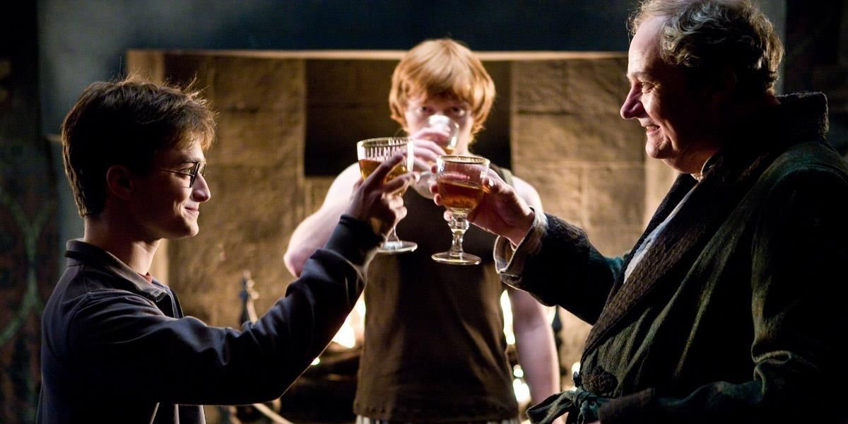 Daniel Radcliffe and Jim Broadbent in Harry Potter