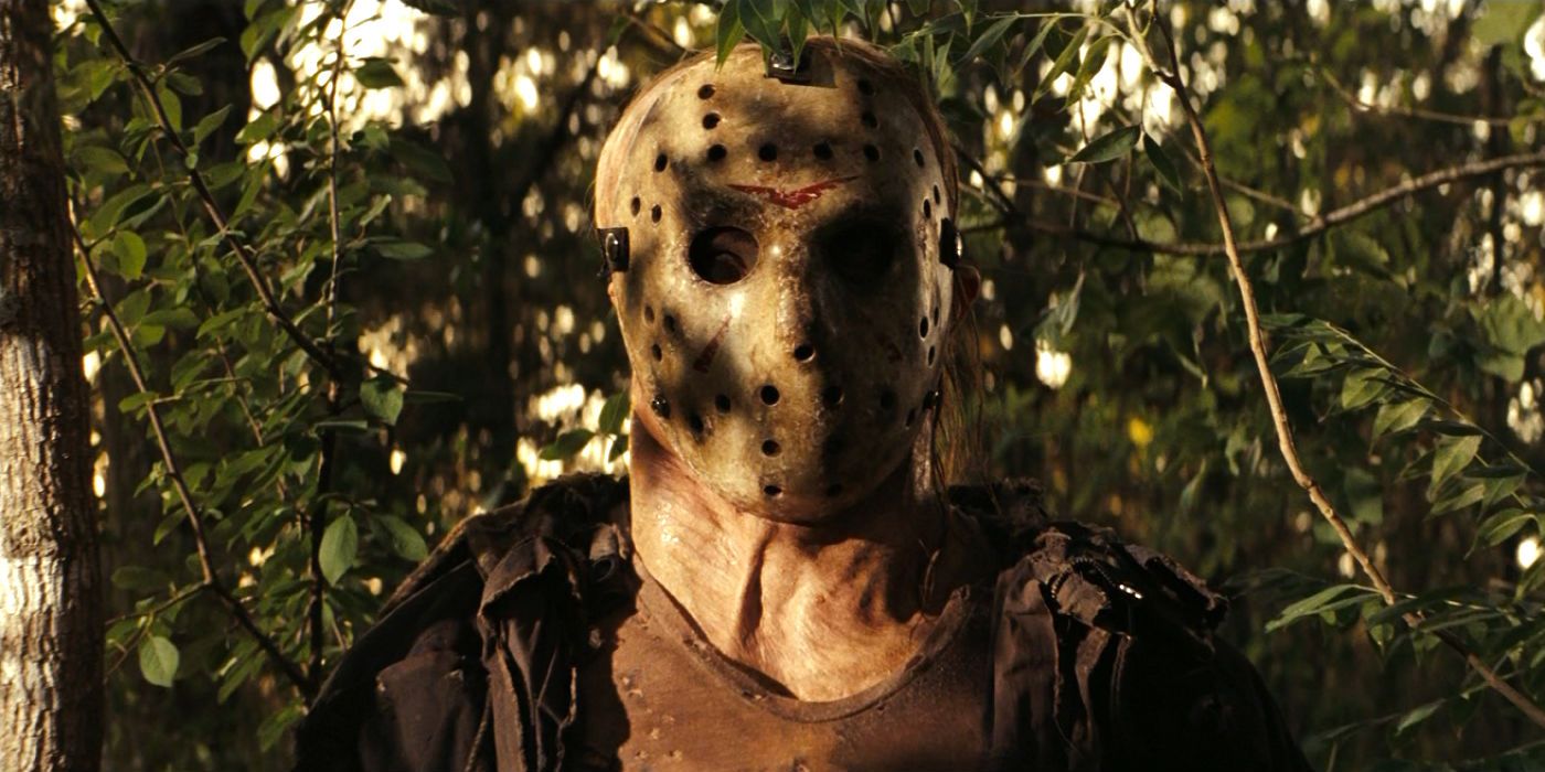 Derek Mears as Jason standing in the forest in Friday the 13th 2009