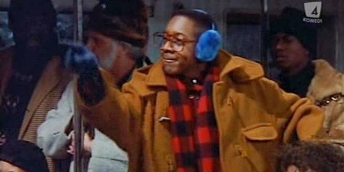 Steve Urkel pointing at someone on the bus in Family Matters: "Christmas Is Where The Heart Is"