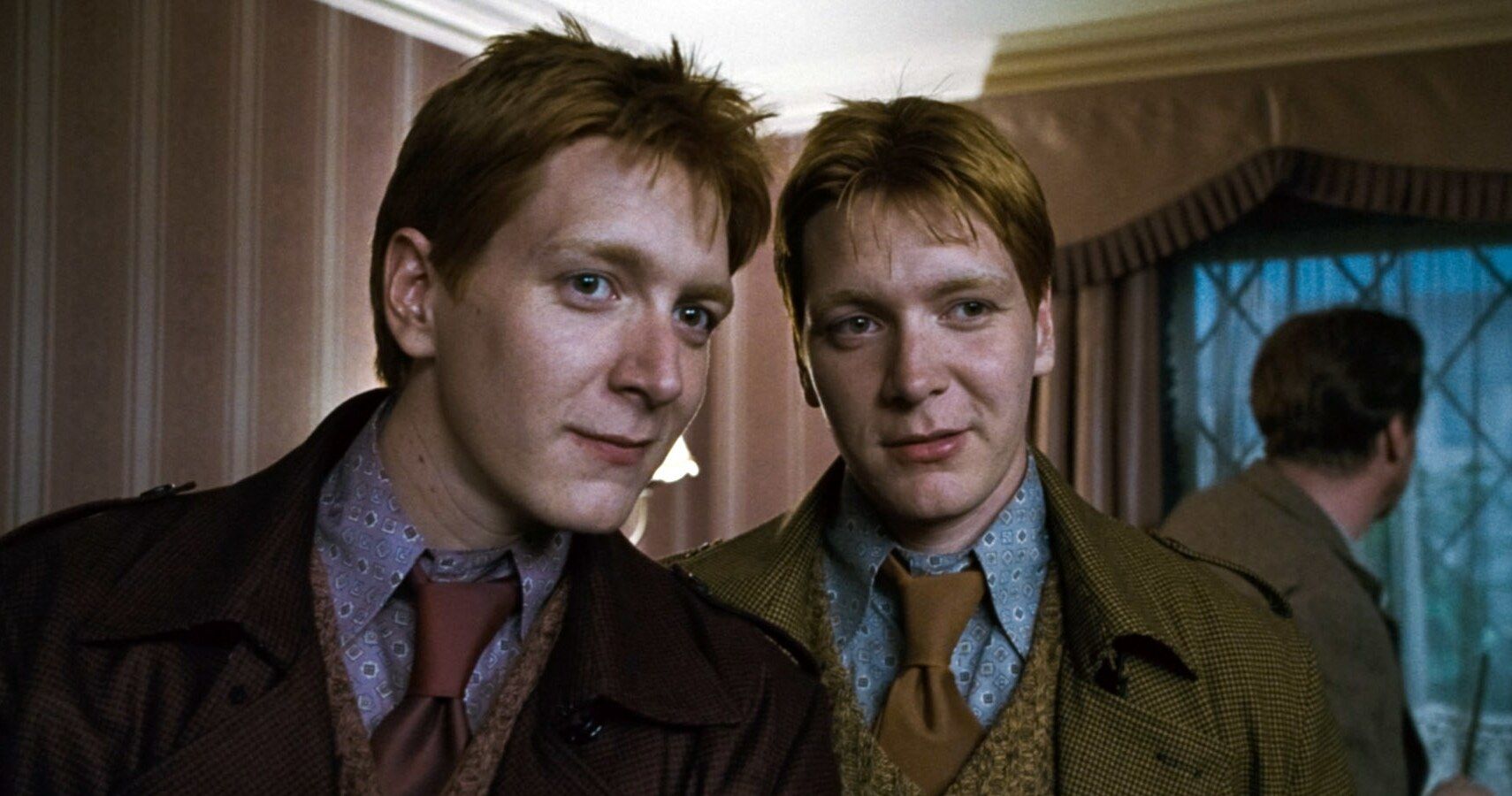 Fred and George Christmas Scarves (1)