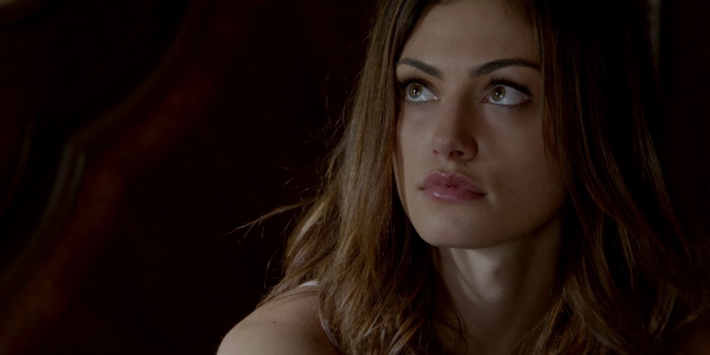 Hayley Marshall en The Originals mirando a alguien