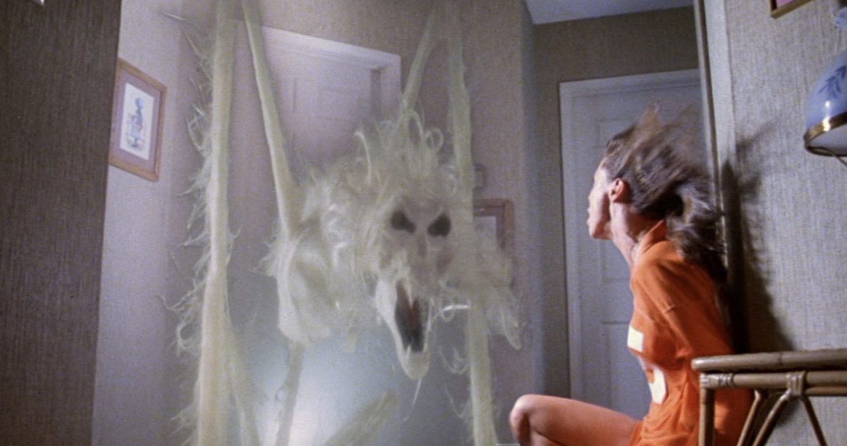 JoBeth Williams in Poltergeist 1982
