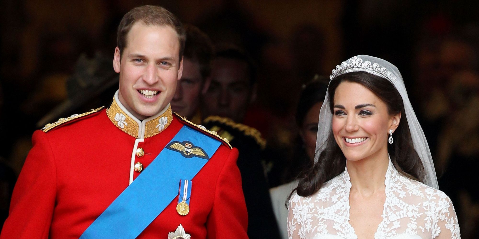 Prince William & Duchess Kate Christmas Card Shows Off Royal Family