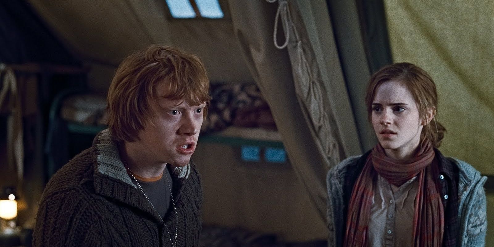 Rupert Grint and Emma Watson in Deathly Hallows Part 1
