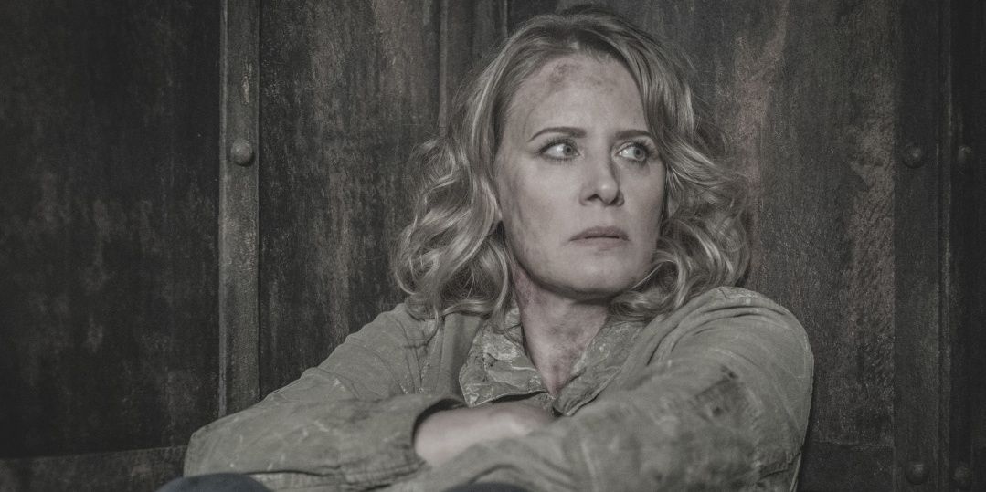 Samantha Smith as Mary Winchester in Supernatural 13.14