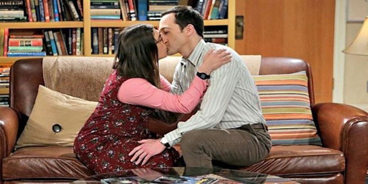 Sheldon and Amy kiss just before he asks if he sould watch The Flash TV show