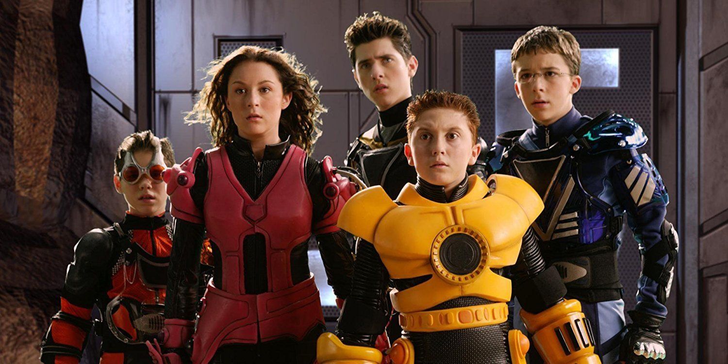 The Cortez family dressed in their supersuits in Spy Kids 3-D