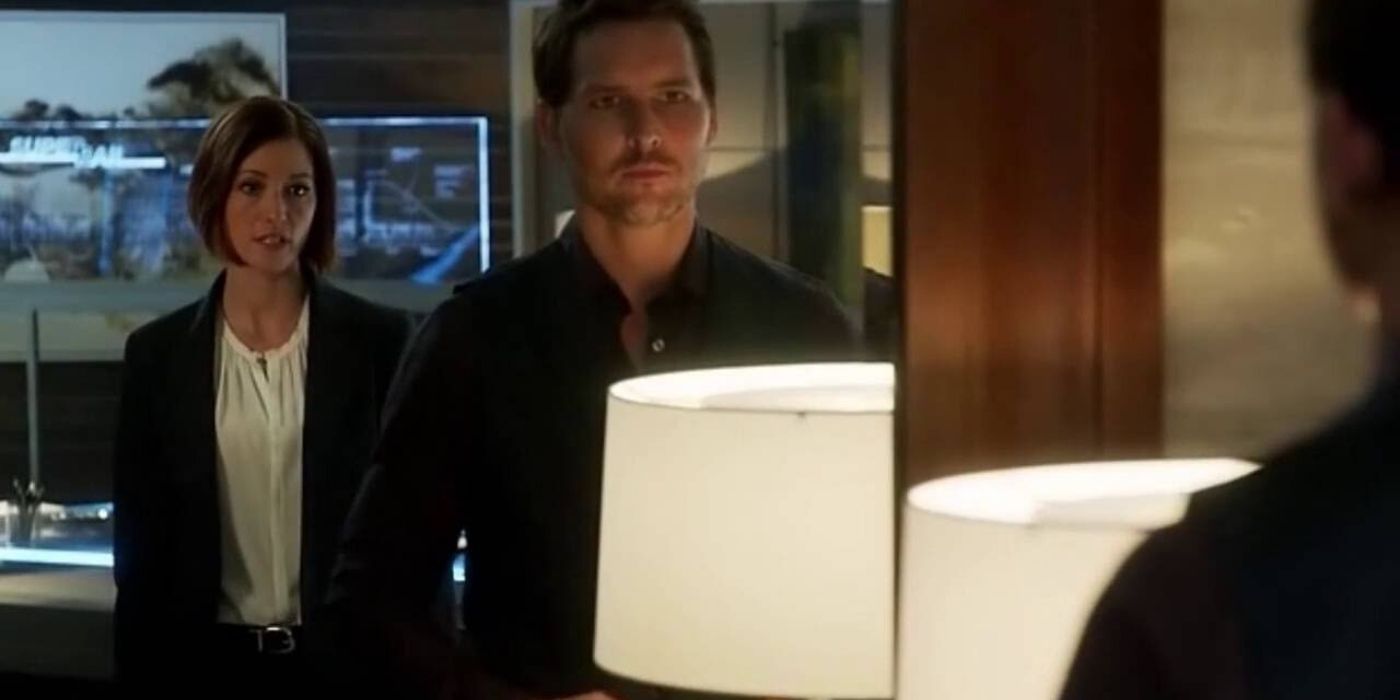 Alex Danvers and Maxwell Lord talk on Supergirl
