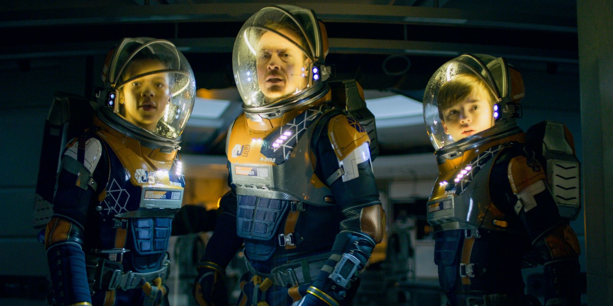 Taylor Russell Toby Stephens and Maxwell Jenkins in Lost in Space Season 2 Netflix