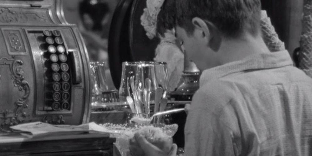 A scene in It&rsquo;s a Wonderful LIfe