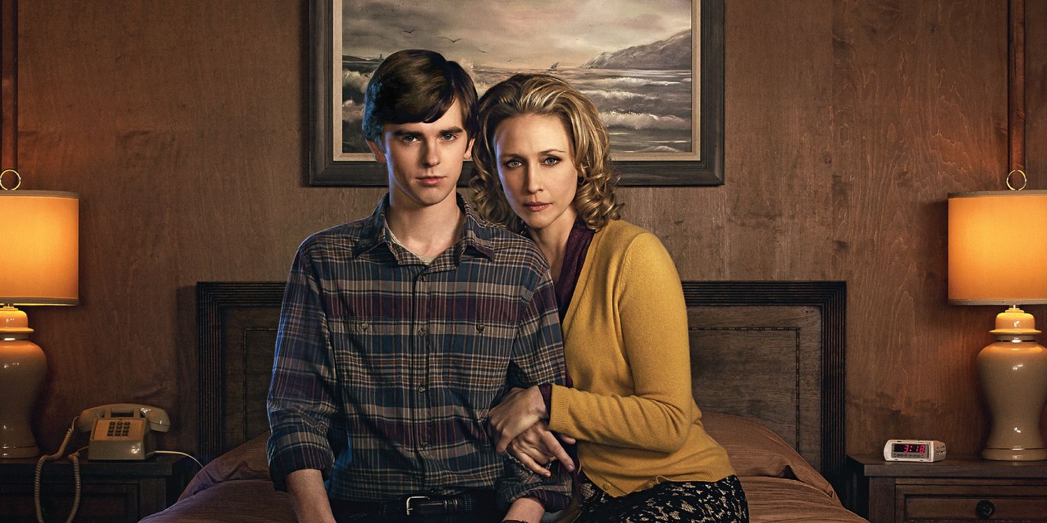 Freddie Highmore and Vera Farmiga as Norman and Norma in Bates Motel